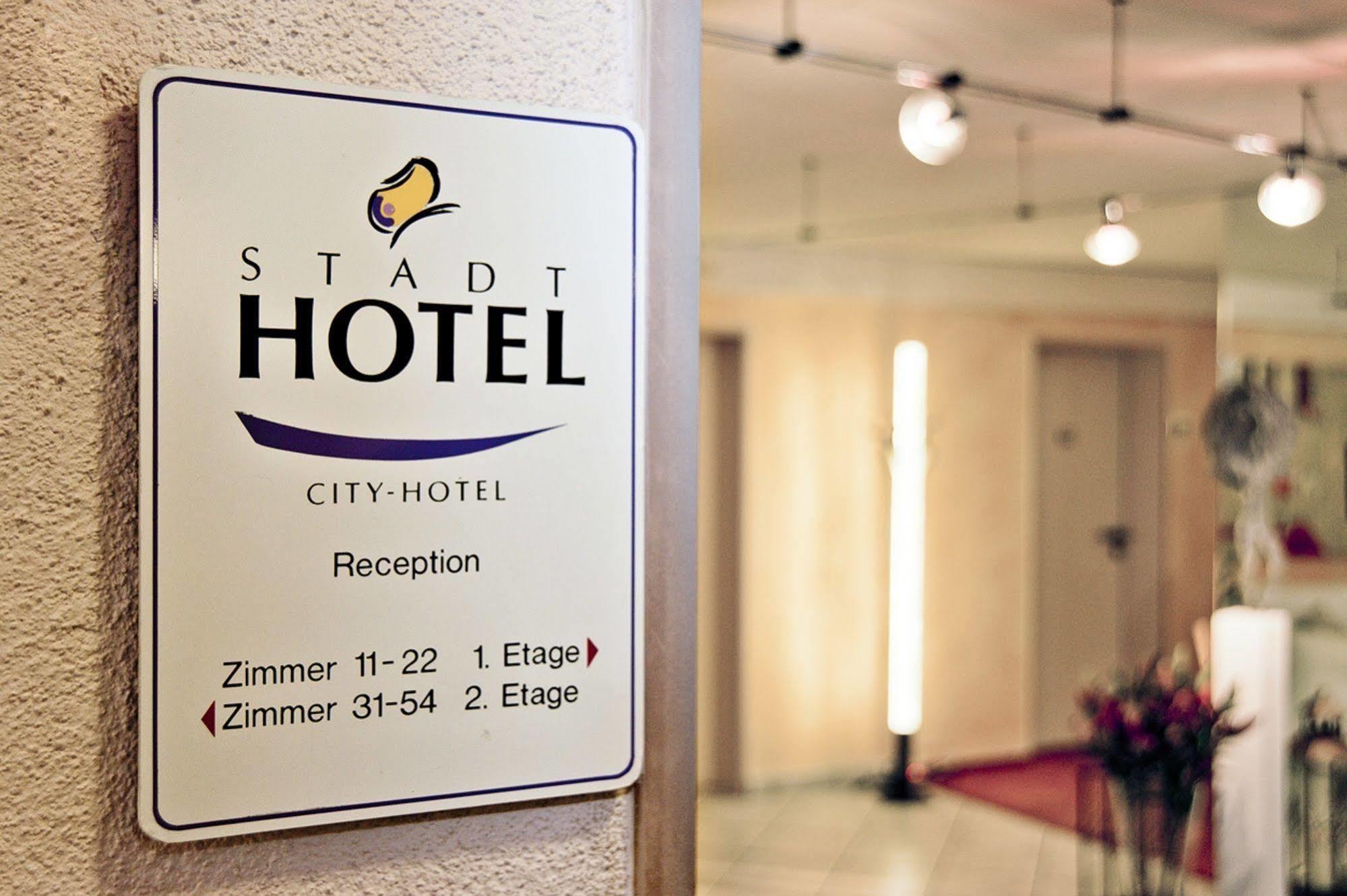 Stadt-Hotel Loerrach Gbr Eksteriør billede